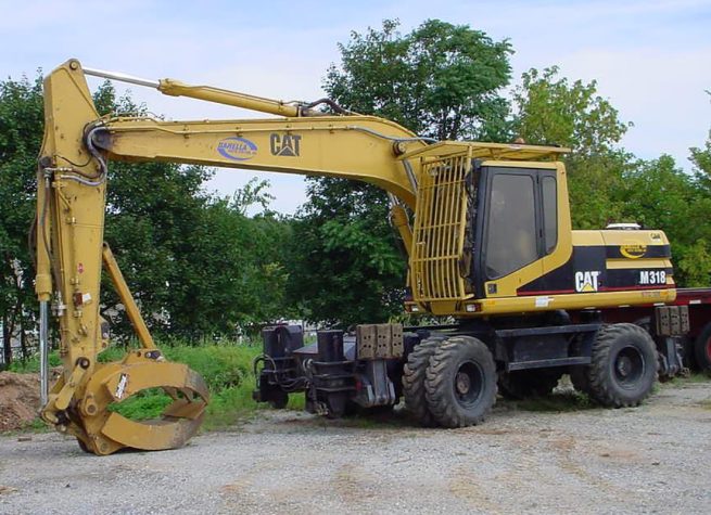 Excavator-Driver-Side-CAT-318M-Wheeled-Hi-Rail